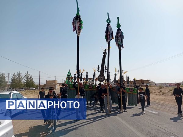 مراسم سینه زنی و علم گردانی در خلیل آباد