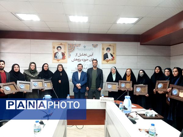 مراسم تقدیر از دانش‌آموز پژوهنده و فناور برتر کشوری و استانی ملارد 