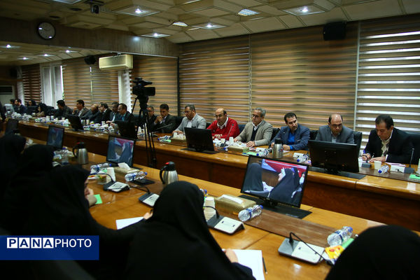 نشست صمیمانه وزیر آموزش و پرورش با مدیران مدارس