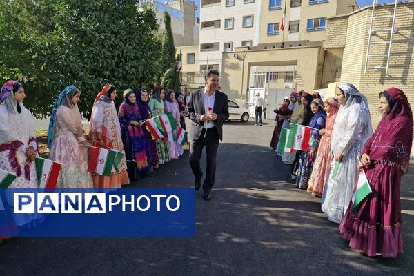  نواخته شدن زنگ مهر و برگزاری جشن بازگشایی مدارس عشایری استان فارس