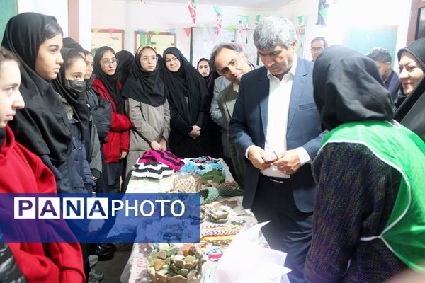  آیین افتتاح جشنواره ماها و ایران‌مون در دبیرستان خدیجه کبری پردیس 