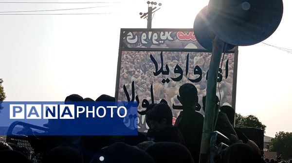 «علم‌ها در آب» سنت عاشورایی مردم بن 