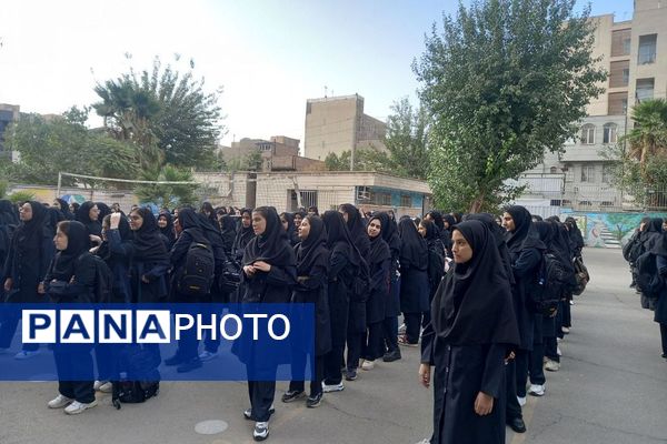 برگزاری جشن آغازین مهرماه در دبیرستان حضرت زینب(س) ناحیه یک شهرری