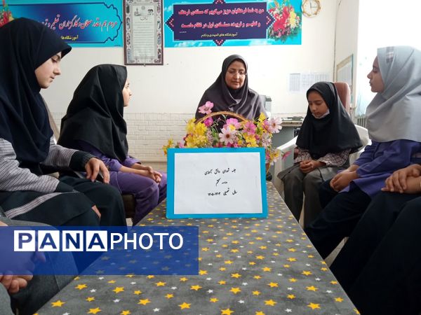 دومین جلسه شورای دانش آموزی در مدرسه تکتم خلیل آباد 