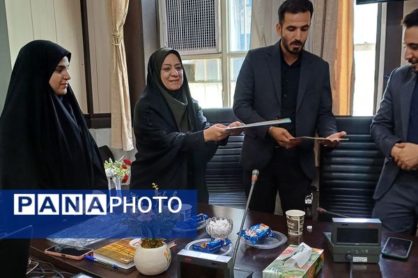 مراسم تجلیل از دانش آموز خبرنگاران پانا ناحیه 3 شیراز