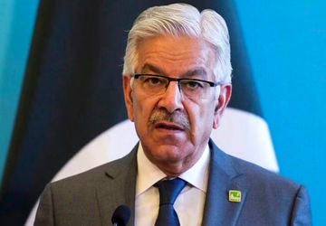 وزیر دفاع پاکستان: اسلام آباد برای تنش زدایی بین تهران و واشنگتن نقش‌آفرینی می‌کند