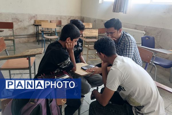 دوره توانمندسازی راه‌یافتگان ناحیه 3 شیراز به المپیاد رویش استانی