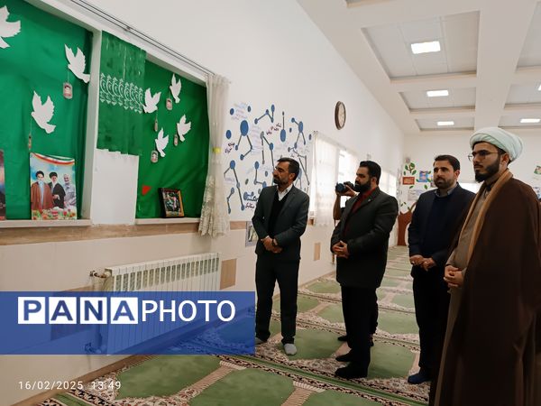 بازدید مسئول اتحادیه انجمن اسلامی یزد از دبیرستان دخترانه شهید زینلی بهاباد