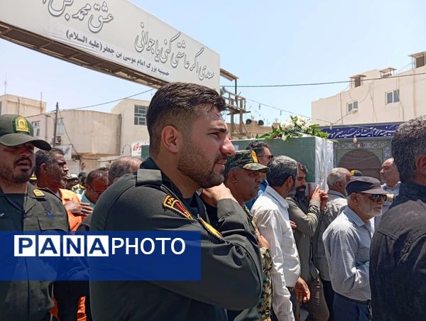 تشییع پیکر شهید استوار یکم محمد تنگستانی در بندرلنگه 