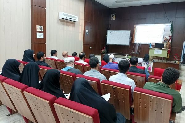 برگزاری دوره های تربیت مربی تدبر قرآن کریم در شهرستان صومعه‌سرا 