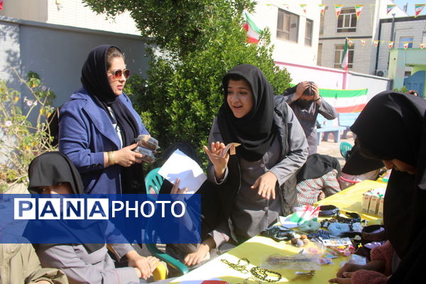 جشن دهه فجر انقلاب اسلامی در دبیرستان رضوان شهرستان بوشهر