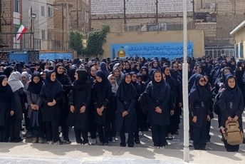 آیین نواختن زنگ تعلیم و تربیت در دبیرستان میرزا جعفر سروقد 