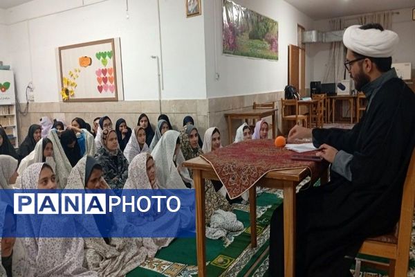 جلسه هفتگی توسل به آقا امام زمان (عج) در خوابگاه دخترانه شهید مجید دهنوی 