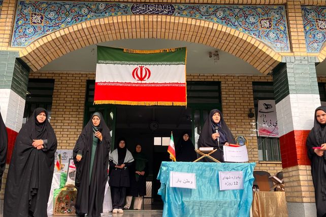 همایش تشکیلاتی "وطن یار" در دبیرستان ایثار