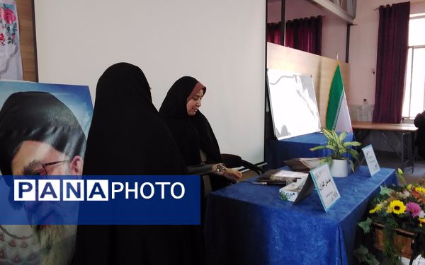 انتخابات انجمن اولیاء و مربیان در دبیرستان نمونه اندیشه شهرستان کاشمر