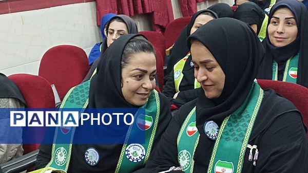 همایش تجلیل از مربیان و اعضای پیشتاز در محمودآباد 