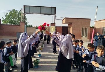  مراسم سپاس معلم در آموزشگاه جلوه حق طغان و شهدای طغان جوادآباد 