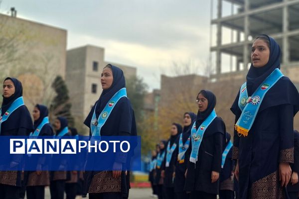 جلوه‌هایی از سرود همگانی مدرسه نمونه‌دولتی تمام ساحتی ارشاد قرچک