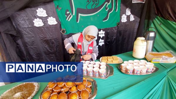 برپایی ایستگاه صلواتی در دبستان شهدای راه آهن ناحیه هفت