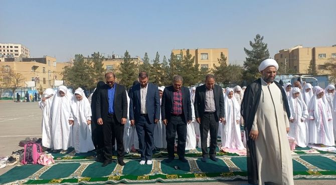 برپایی نماز باران در دبستان لطیفه 