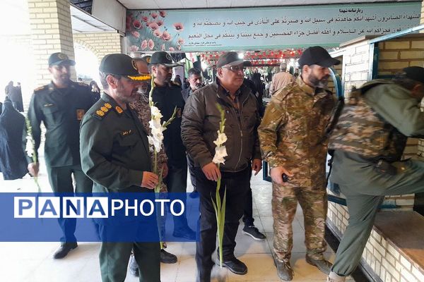 گلباران مزار شهدای ملارد با حضور مسئولان و خانواده‌های معظم شهدا 