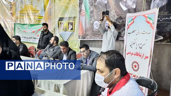 برپایی میز خدمت نماینده مردم اشتهارد در مصلی شهرستان اشتهارد