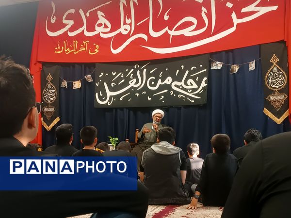 همایش احلی من العسل در اتحادیه انجمن‌های اسلامی دانش‌آموزی نیشابور