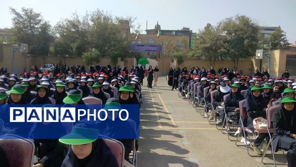 نواخته شدن زنگ مهر،زنگ خیرین و زنگ ایثار  در دبیرستان حسین ملایی