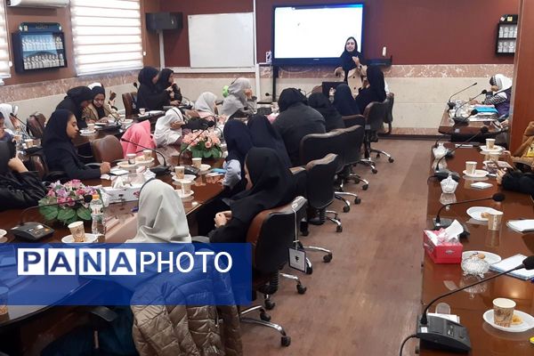 جلسه آموزش خبرنگاری در شهرستان رباط‌کریم