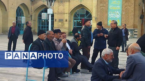 گذری بر فعالیت چایخانه مسجد جامع در سومین جمعه آذر ماه 