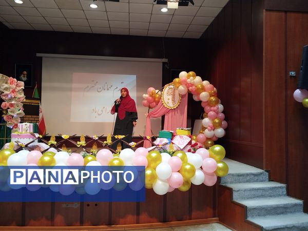 جشن تکلیف دانش‌آموزان  پایه سوم دبستان ٢٢ بهمن ناحیه ۵ 
