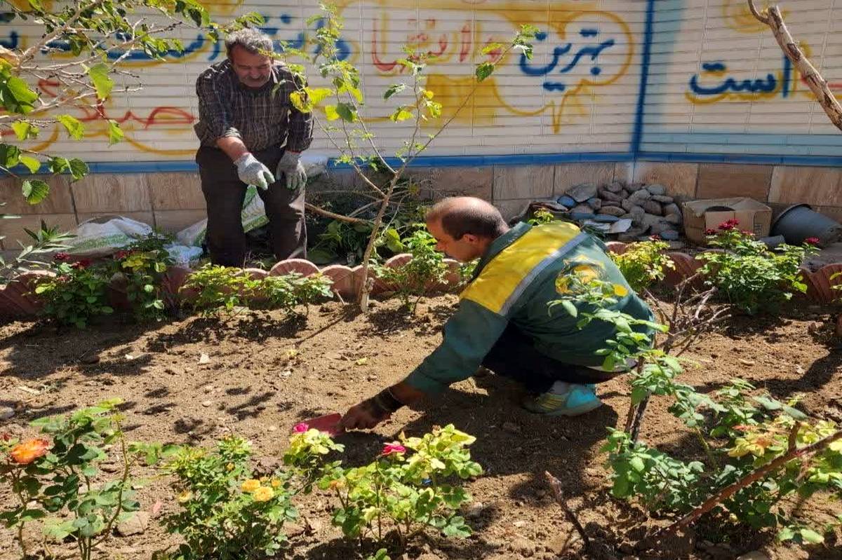 پروژه‌ی آماده‌سازی دبیرستان شهید احمدی روشن برای آغاز سال تحصیلی