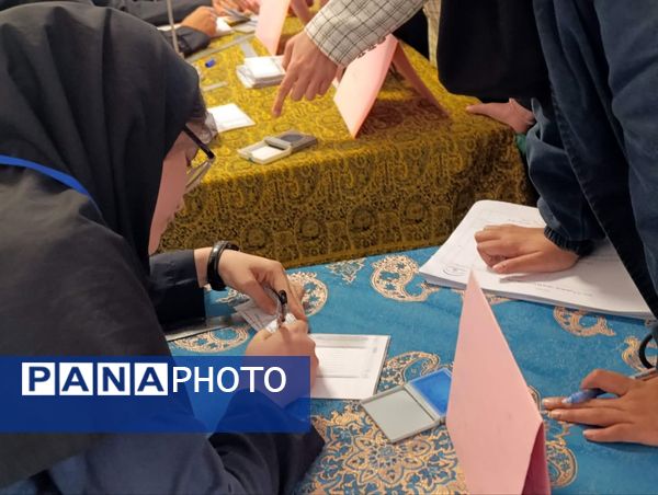 انتخابات مدرسه‌ای در دبیرستان هیات امنایی مطهره گالیکش