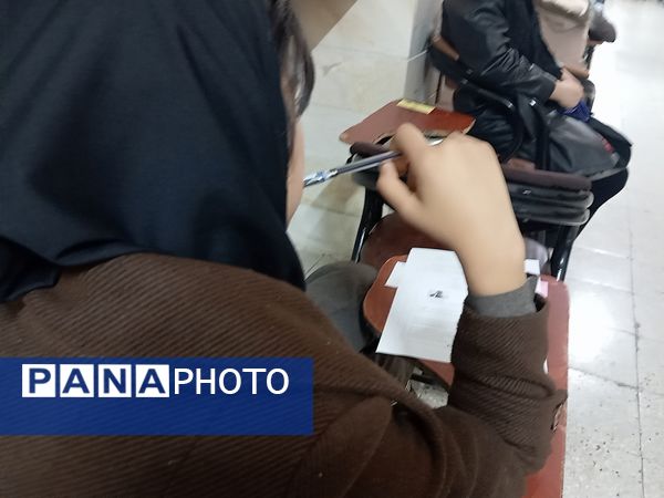 امتحانات نوبت اول در دبیرستان نمونه اندیشه 