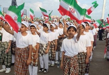 کسب رتبه دهم سرود همگانی توسط دانش‌آموزان بندرعباسی
