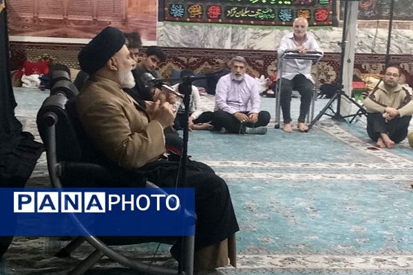 مراسم معنوی اعتکاف در مسجد اعظم حضرت ابوالفضل (ع) بهارستان دو