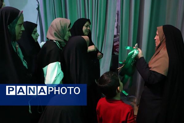 آیین تکریم مادران و همسران شهدا در شبستان بزرگ حرم بی‌بی سکینه(س)