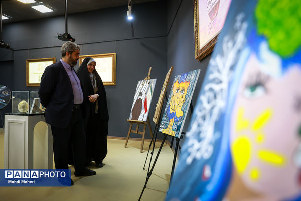 بازدید مدیرعامل خبرگزاری پانا از نمایشگاه «دست‌مریزاد»