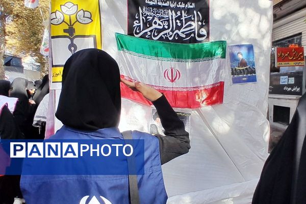 حضور پرشور دختران و پسران شهریار در روز استکبار ستیزی