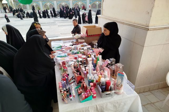 نمایشگاه مشاغل خانگی در آستان مقدس امامزاده عبدالمومن شهر حبیب آباد
