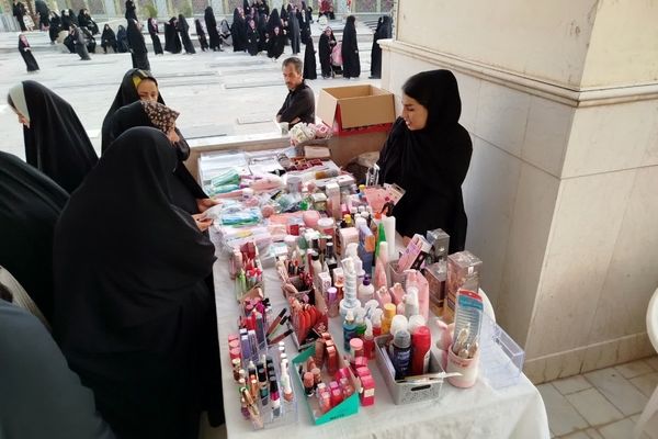 نمایشگاه مشاغل خانگی در آستان مقدس امامزاده عبدالمومن شهر حبیب آباد