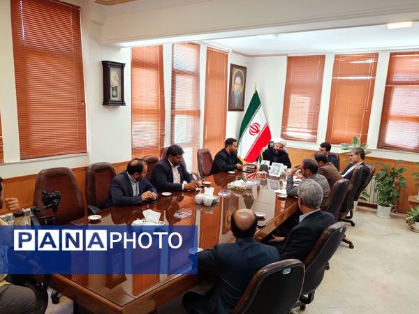 نشست معاون تربیت‌بدنی و سلامت وزارت آموزش و پرورش با فرماندار کاشمر