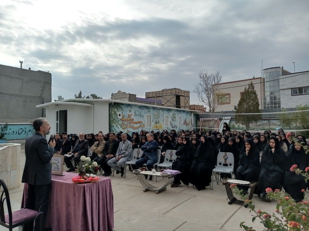  افتتاحیه کتابخانه مدرسه شهید محمدی پور خلیل آباد 