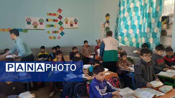 دانش‌آموزان دبستان شهید نعمت‌اللهی مهمان سفره رضوی شدند