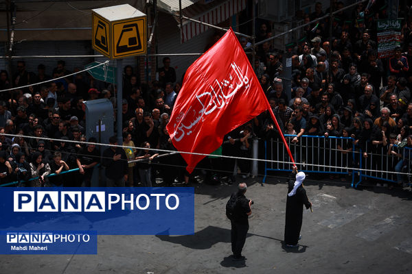 خیمه‌سوزان ظهر عاشورا در چهارراه گلوبندک تهران