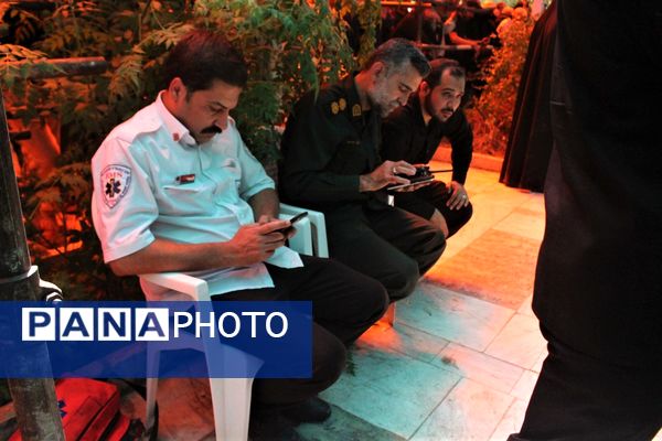 جلوه‌های حزن و خشم در مراسم تشییع شهدا