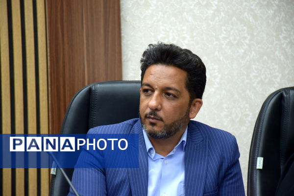 نشست هم‌اندیشی معاون استاندار با موسسان و مدیران مدارس غیردولتی تربت حیدریه 