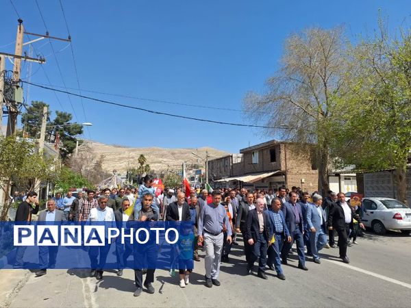 مردم پلدختر و معمولان در راهپیمایی روز قدس حضوری پرشور داشتند