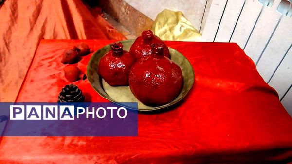 جشن یلدا در دبیرستان حضرت زینب(س) 