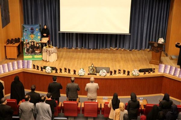 قدردانی از افتخارآفرینان متوسطه اول ناحیه ۶ در یازدهمین دوره جشنواره خوارزمی